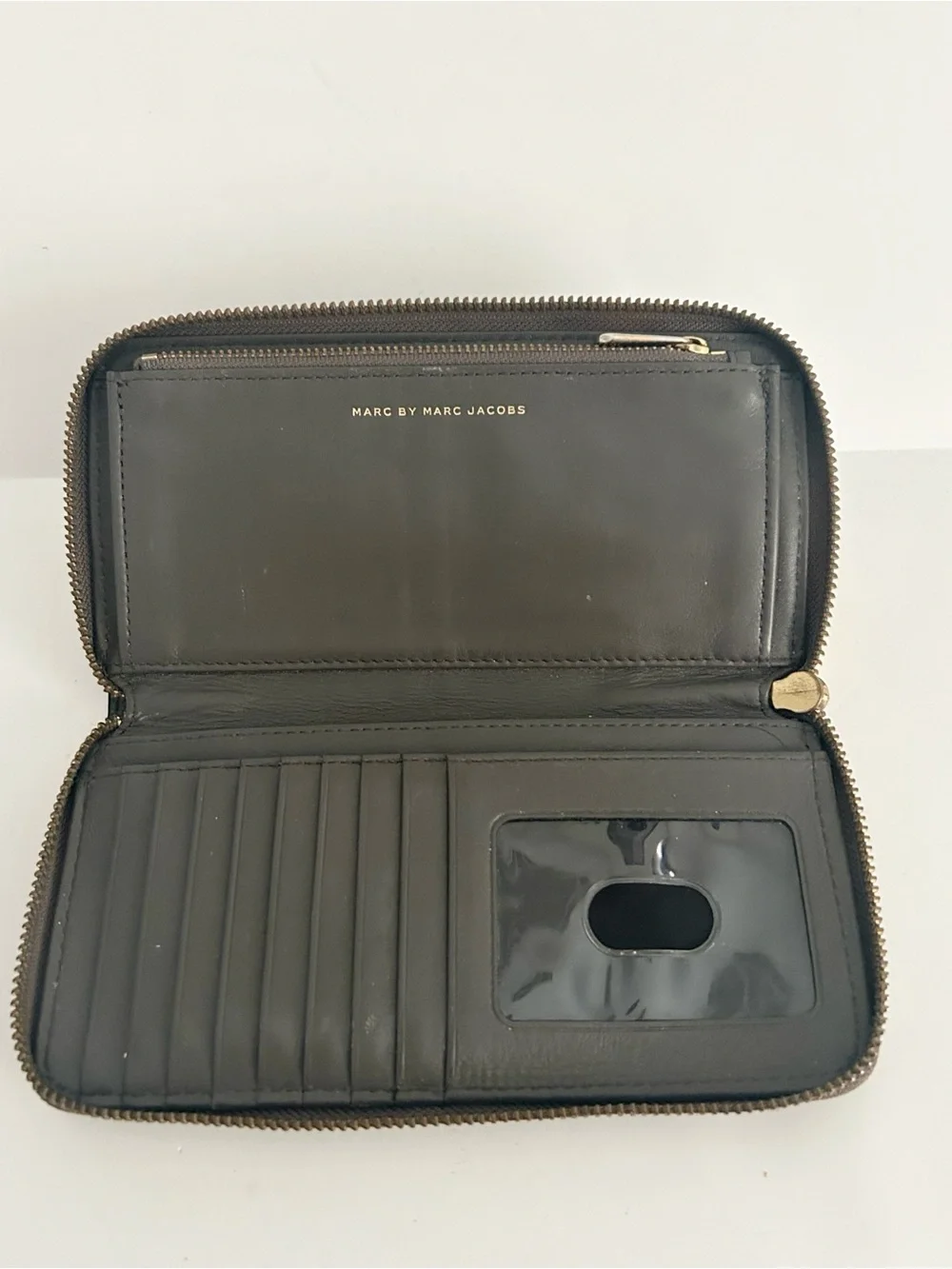 Marc Jacobs sleek marc